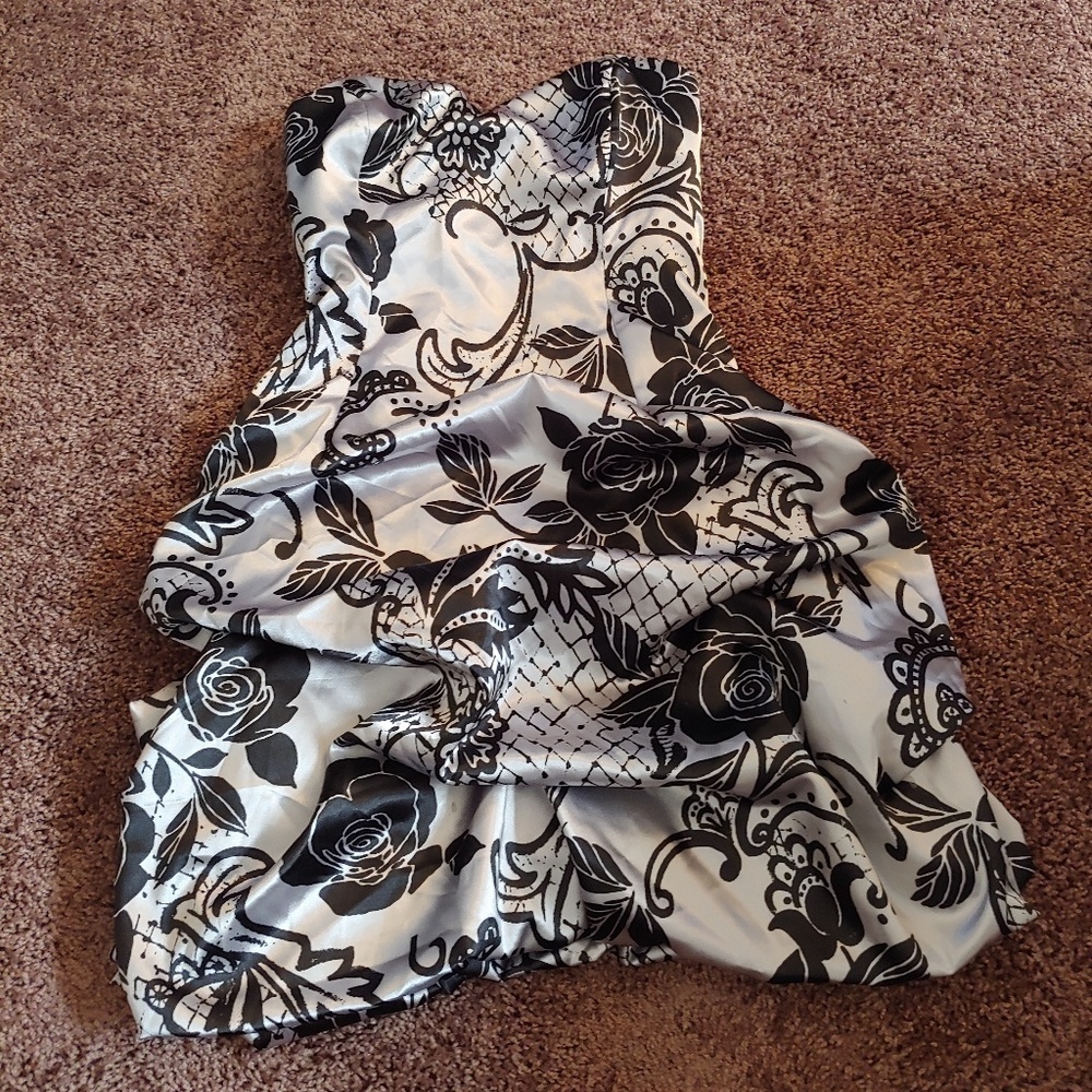 My Michelle gently worn sweetheart formal dress